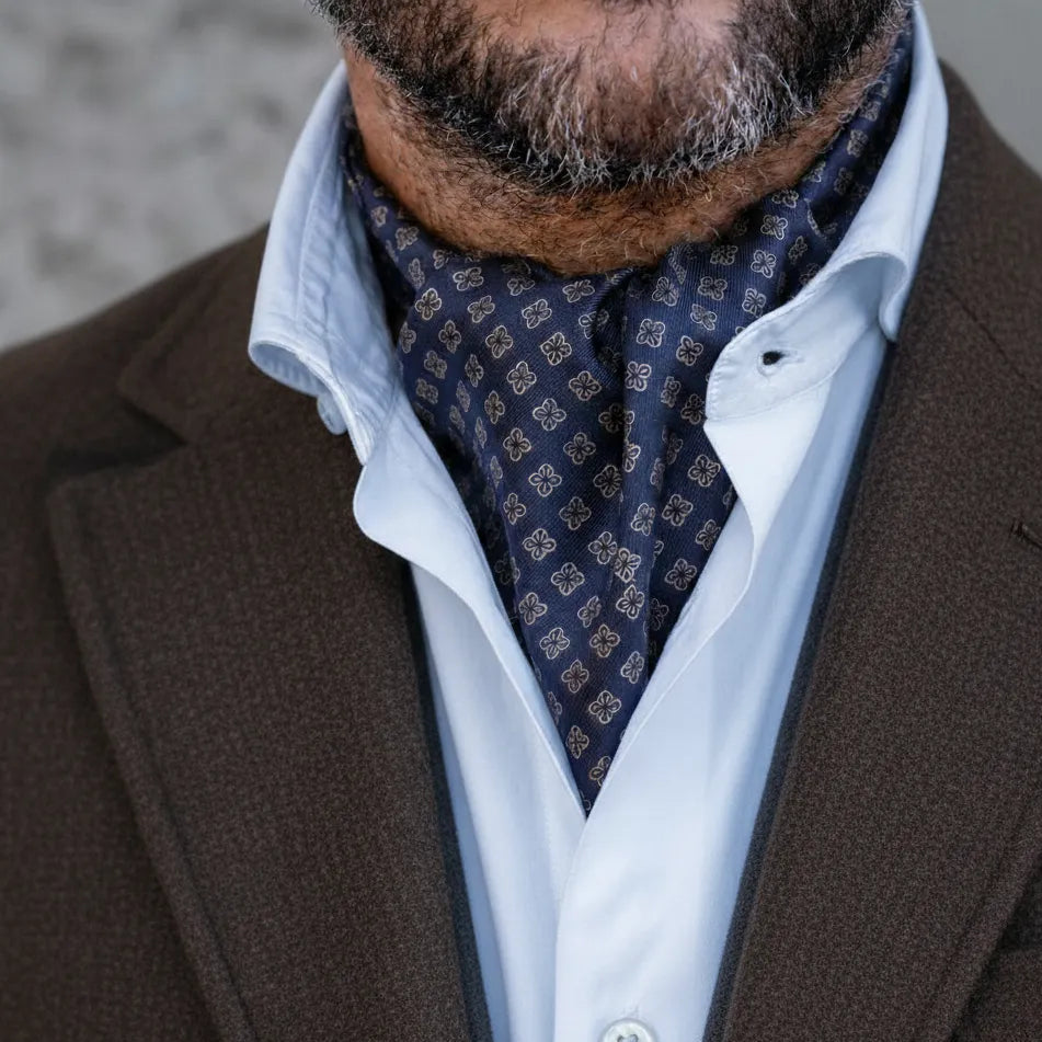 Moroccan Quatrefoil Cravat- Navy